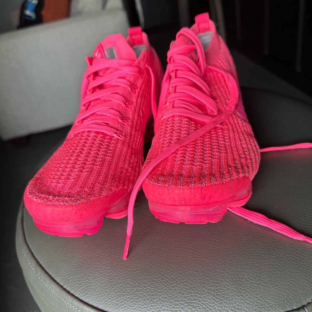 Pink Nike Vapormax. Women 8.5